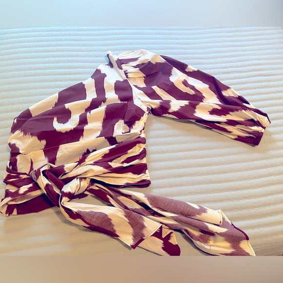 Express one shoulder top size small (fits like XS) - Picture 4 of 9